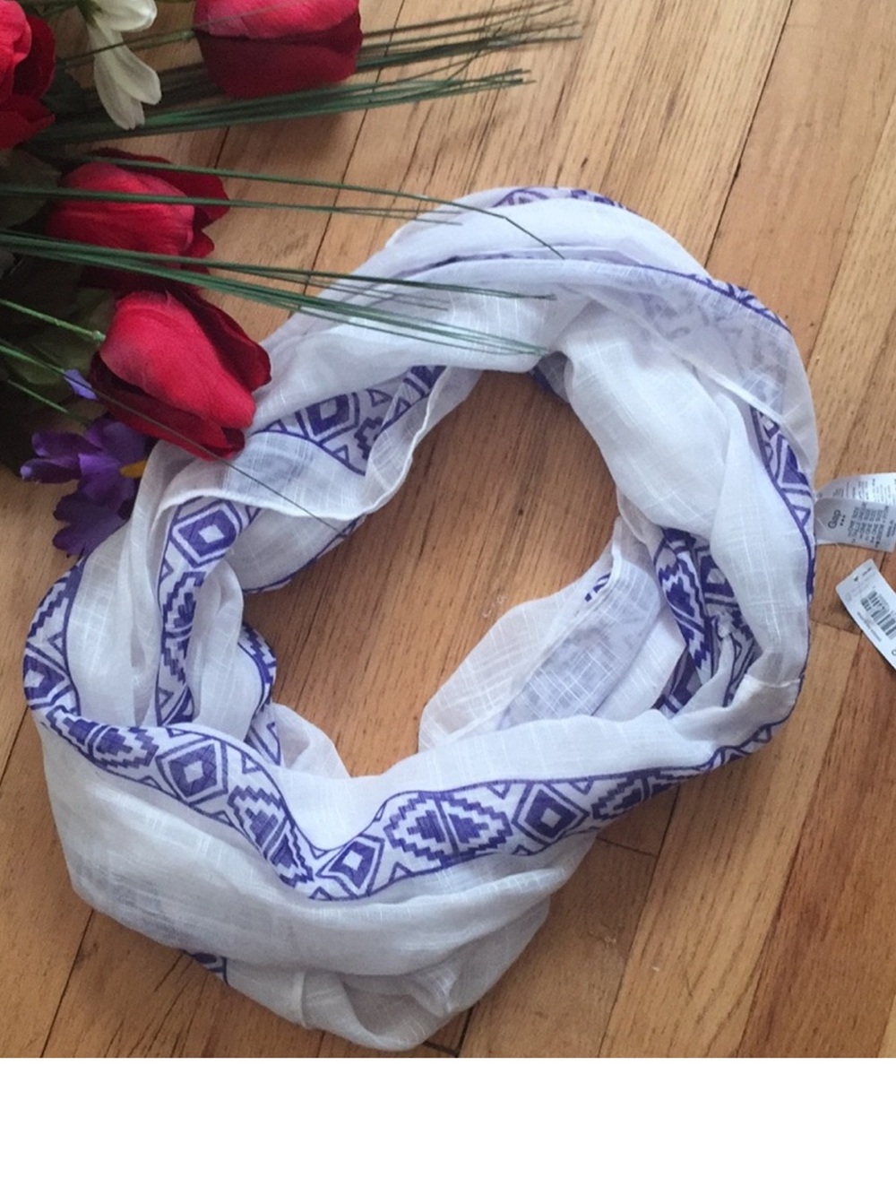 GAP White Infinity Scarf with Blue Geometric Trim